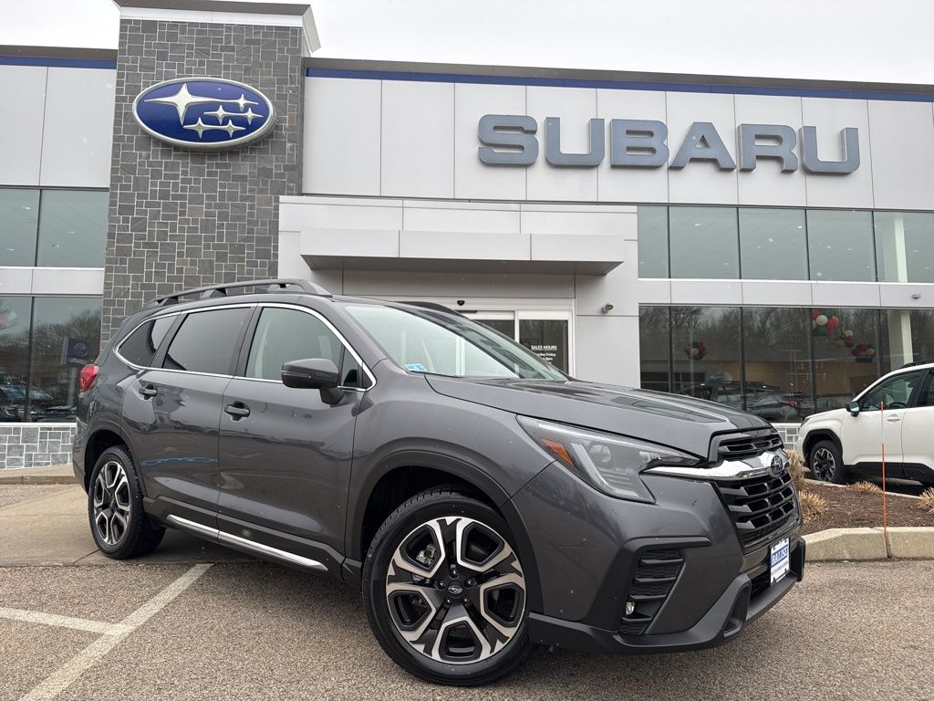 2023 Subaru Ascent Limited's photo