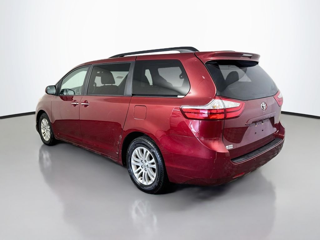 Used 2017 Toyota Sienna XLE Minivan/Van