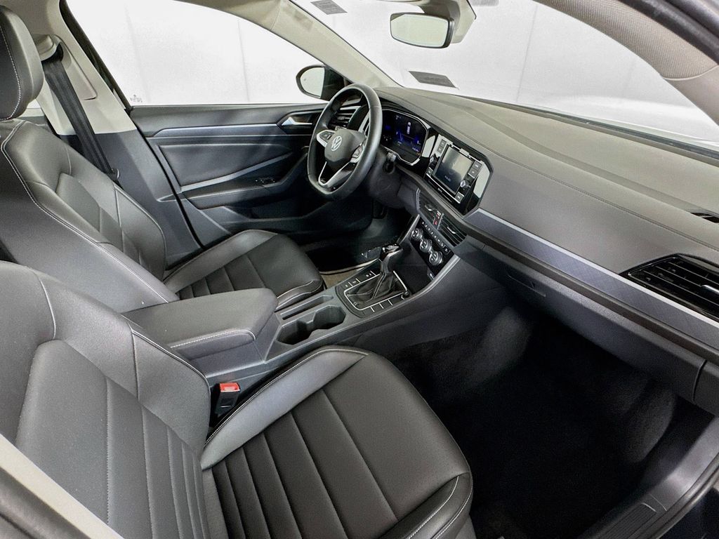 2024 Volkswagen Jetta SE - Photo 24