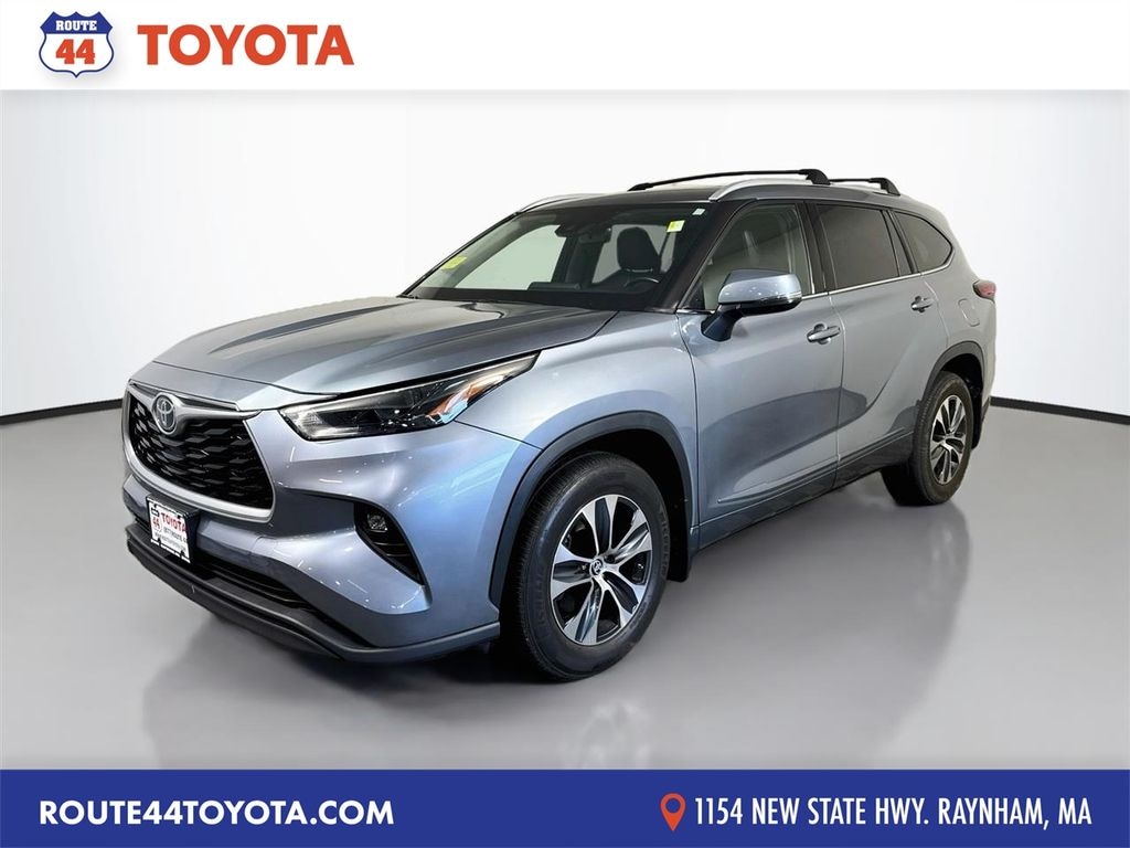 Used 2022 Toyota Highlander XLE SUV