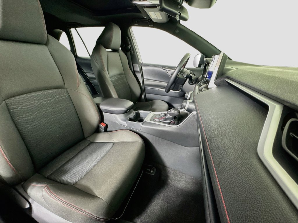 2024 Toyota RAV4 SE - Photo 30