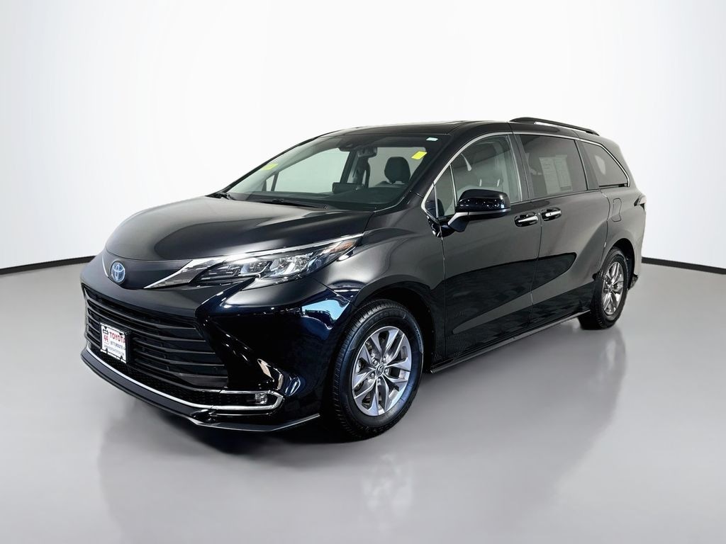 Used 2024 Toyota Sienna XLE 8 Passenger Van Passenger Van