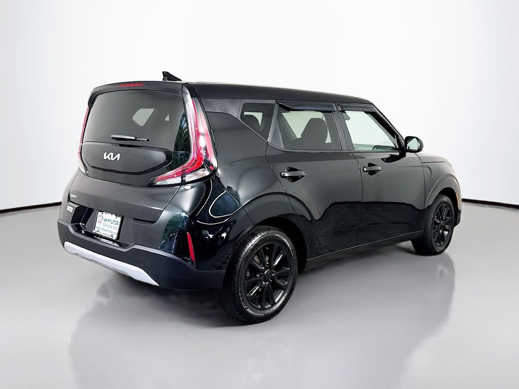 2023 Kia Soul LX - Photo 8