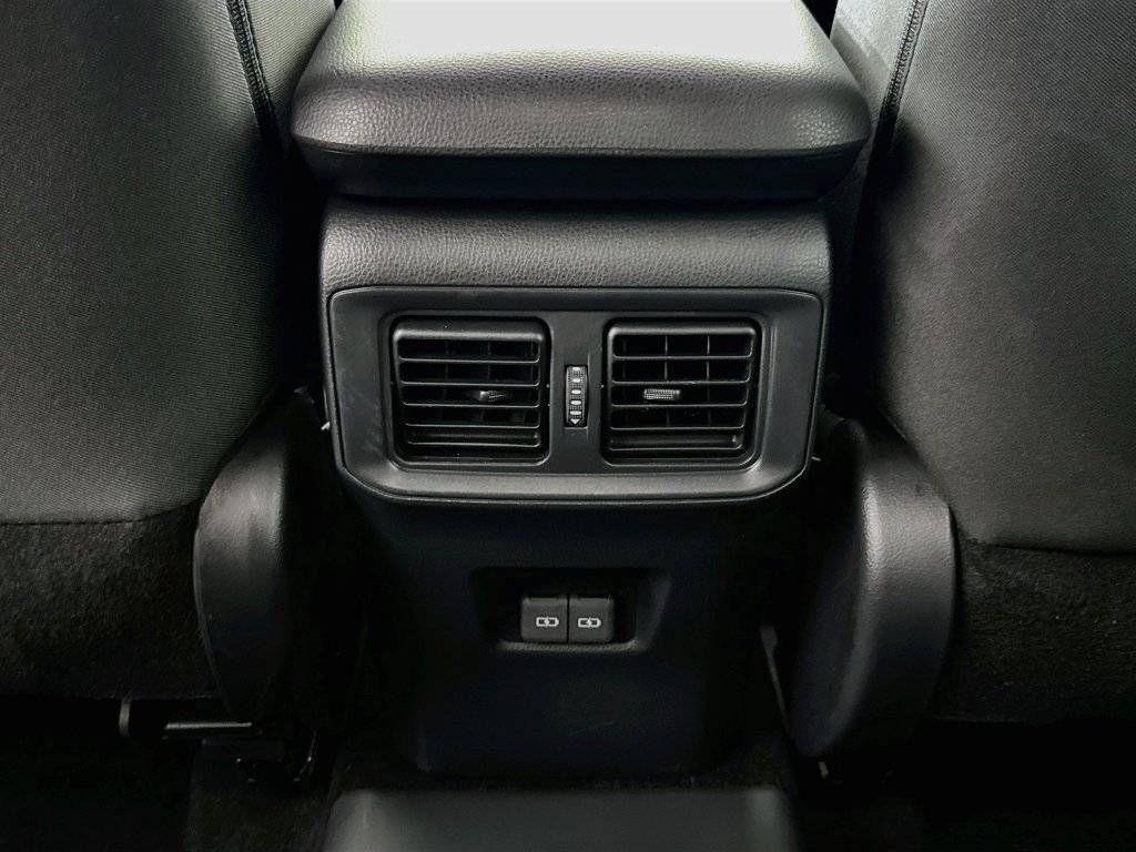 2024 Toyota RAV4 SE - Photo 26