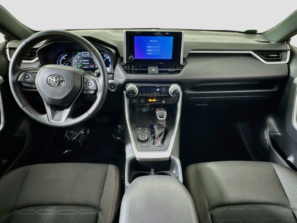 2024 Toyota RAV4 SE - Photo 24