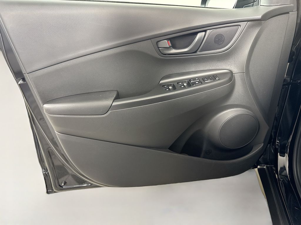 2023 Hyundai Kona SEL - Photo 12