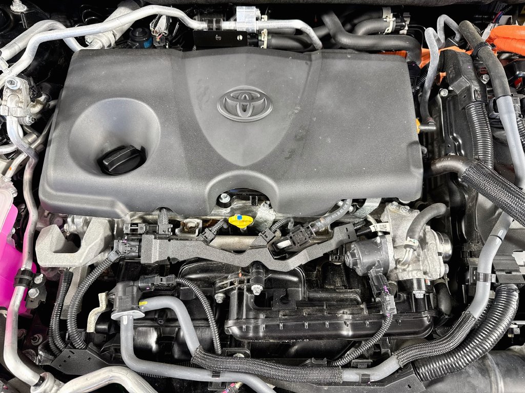 2024 Toyota RAV4 SE - Photo 32