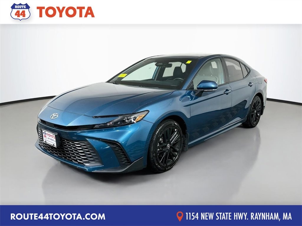 Used 2025 Toyota Camry SE Sedan