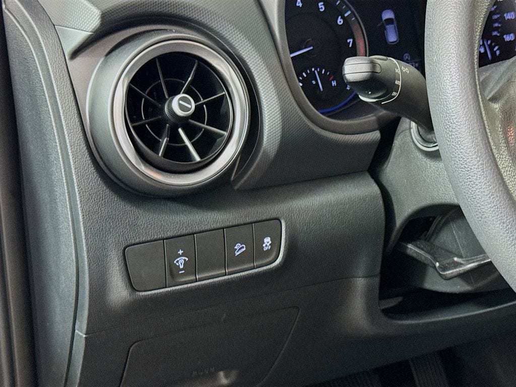 2023 Hyundai Kona SEL - Photo 19