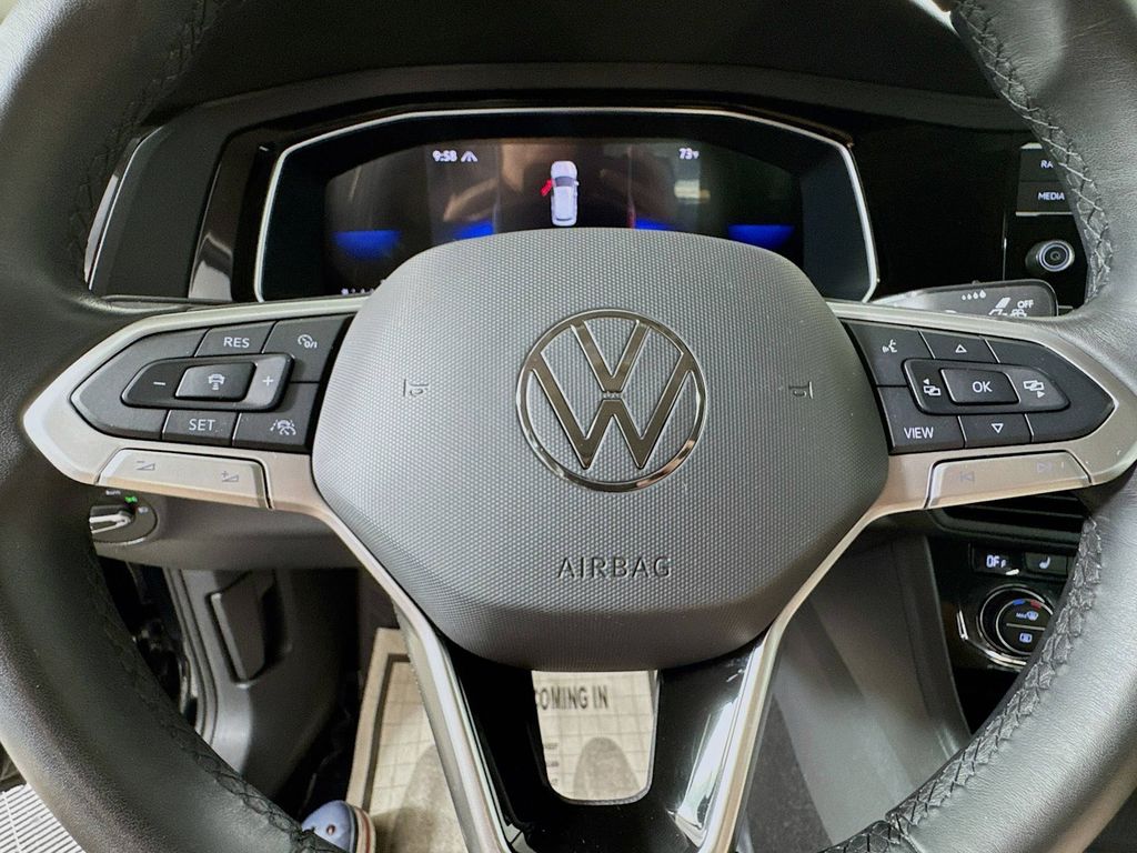 2024 Volkswagen Jetta SE - Photo 12
