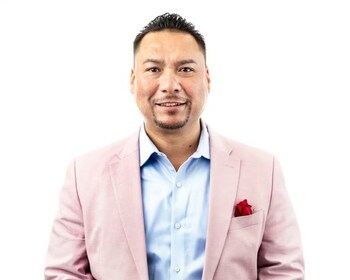 Staff member Abdias Granillo from ID_52db56