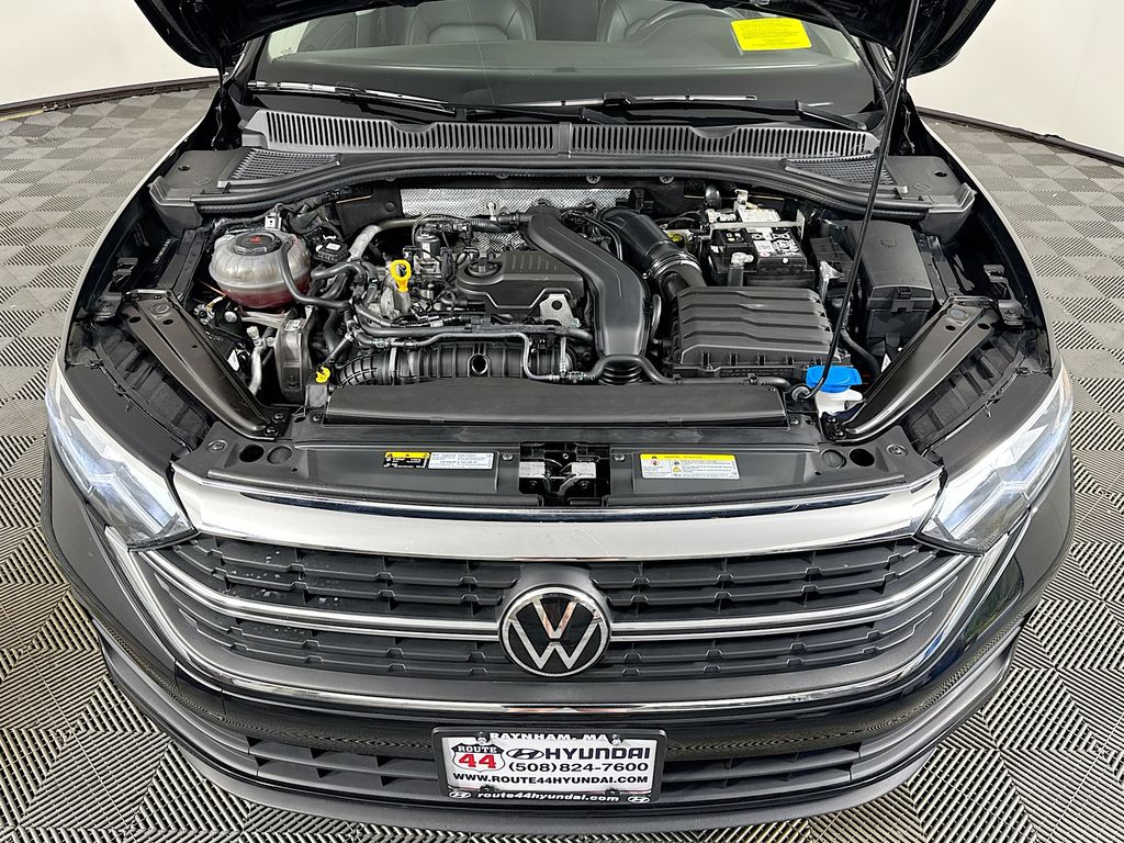 2024 Volkswagen Jetta SE - Photo 25