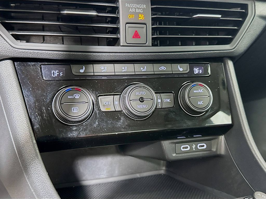 2024 Volkswagen Jetta SE - Photo 14