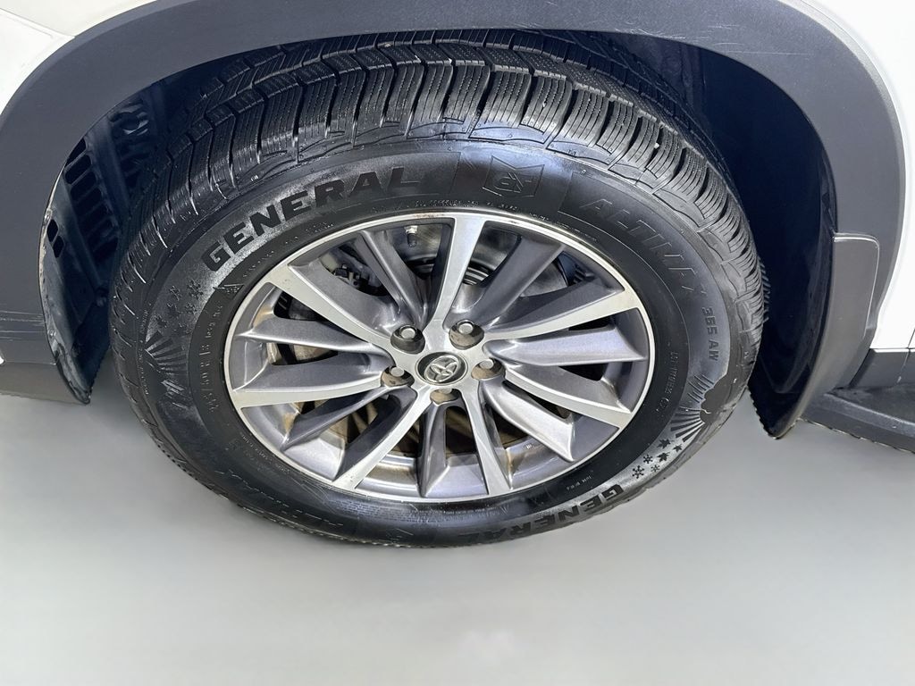 Used 2019 Toyota Highlander XLE SUV