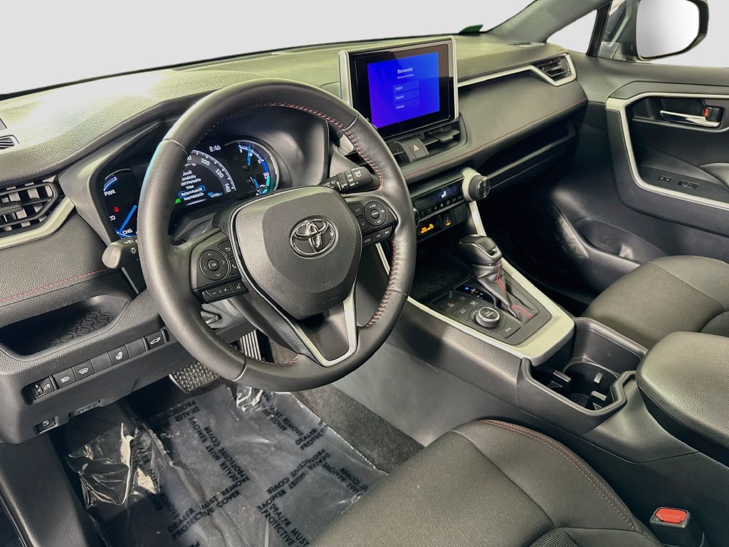 2024 Toyota RAV4 SE - Photo 19