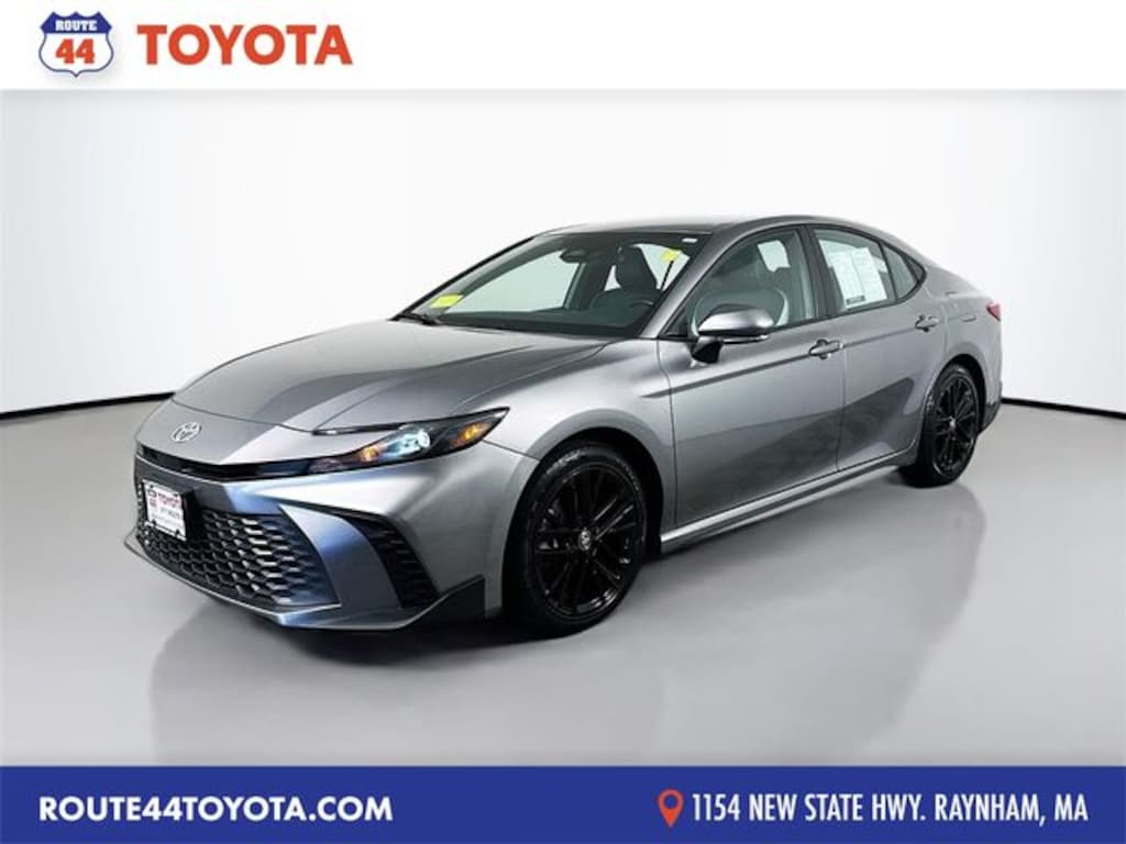 Used 2025 Toyota Camry SE Sedan