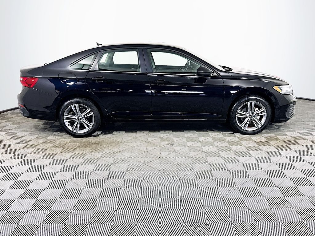 2024 Volkswagen Jetta SE - Photo 9