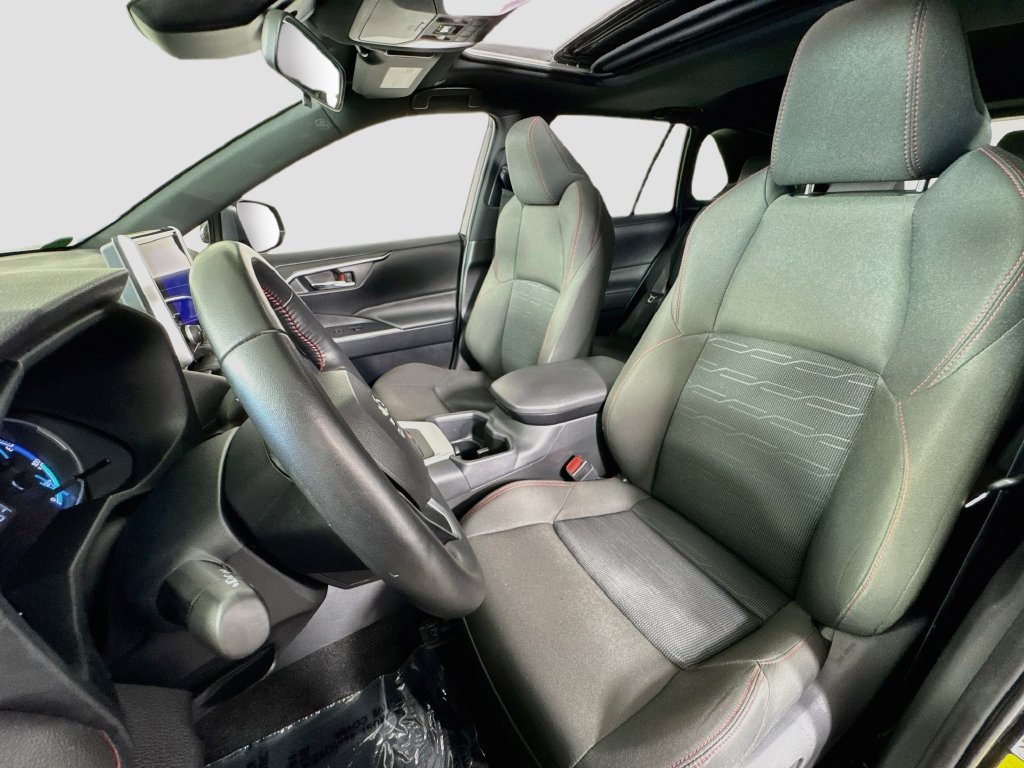 2024 Toyota RAV4 SE - Photo 18