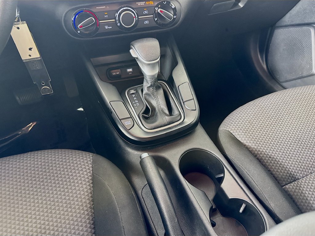 2023 Kia Soul LX - Photo 24