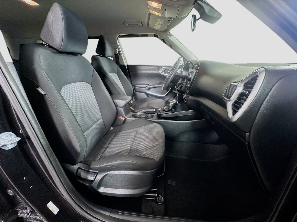 2023 Kia Soul LX - Photo 29