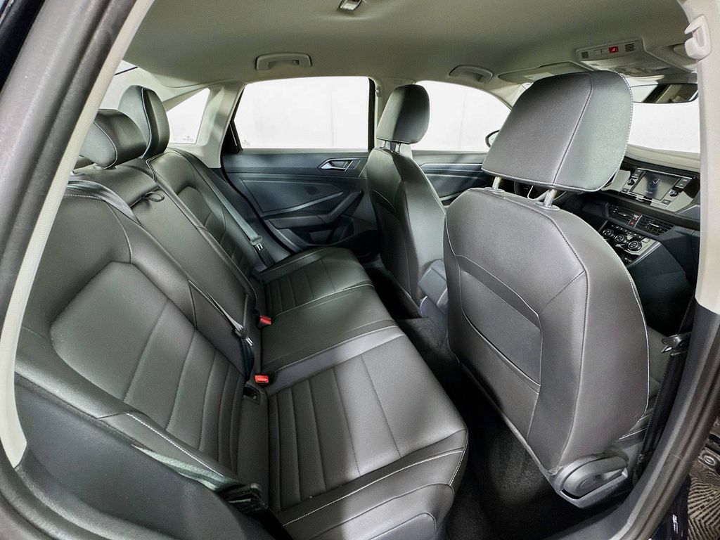 2024 Volkswagen Jetta SE - Photo 23