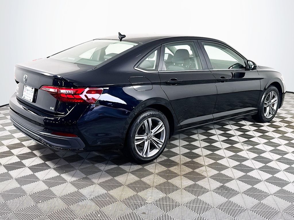 2024 Volkswagen Jetta SE - Photo 22