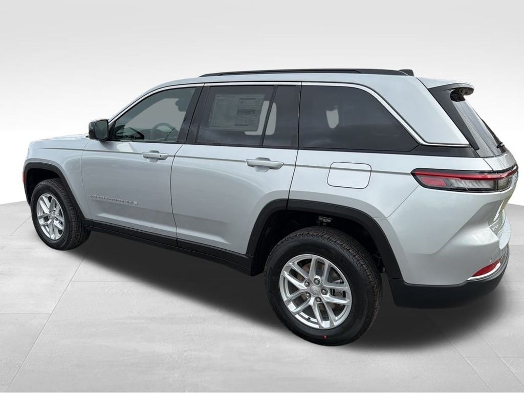 New 2025 Jeep Grand Cherokee LAREDO X 4X4 Sport Utility
