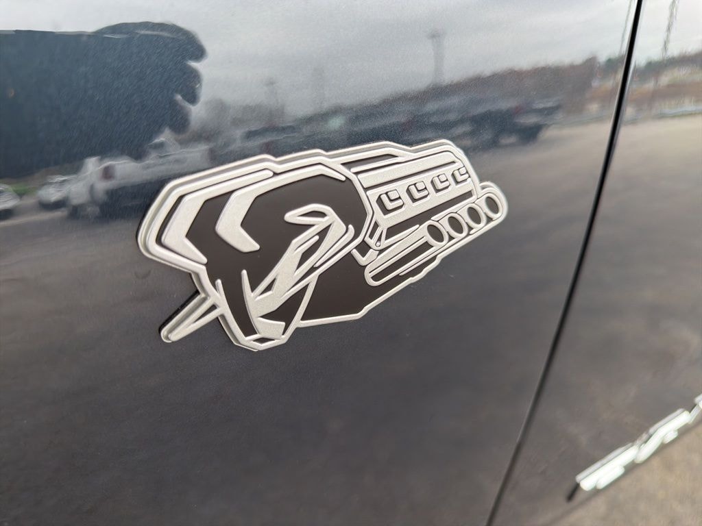 New 2026 Ram 1500 LARAMIE CREW CAB 4X4 5'7 BOX Pickup