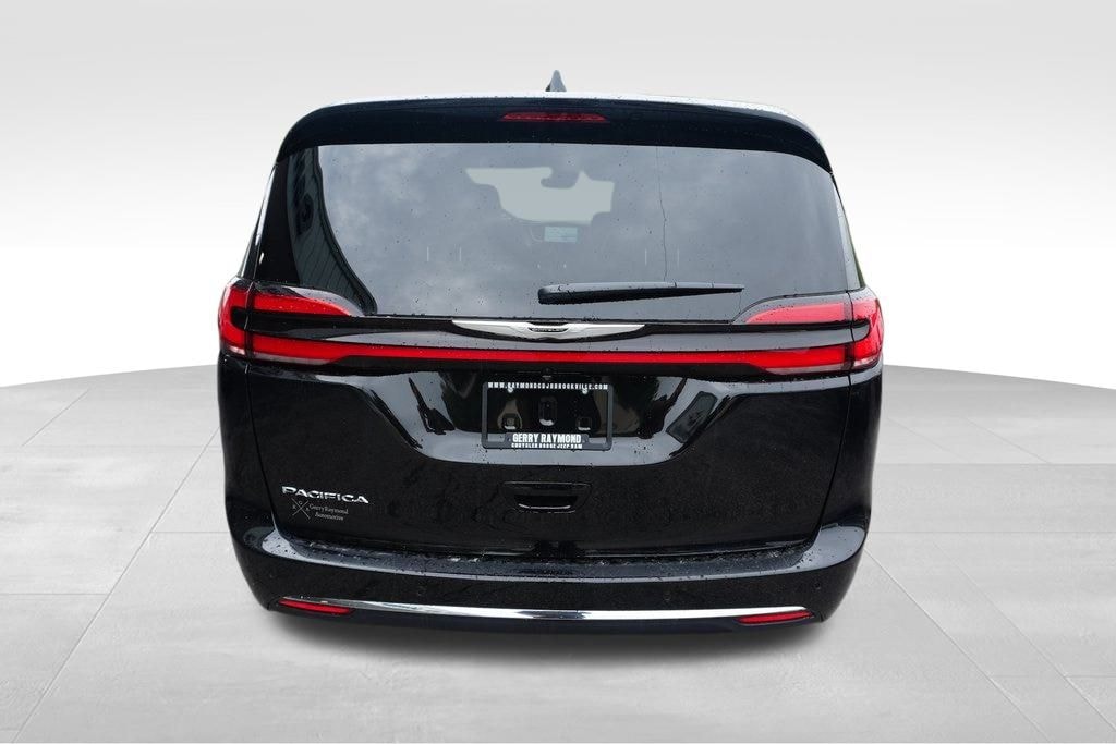 New 2026 Chrysler Pacifica SELECT Passenger Van