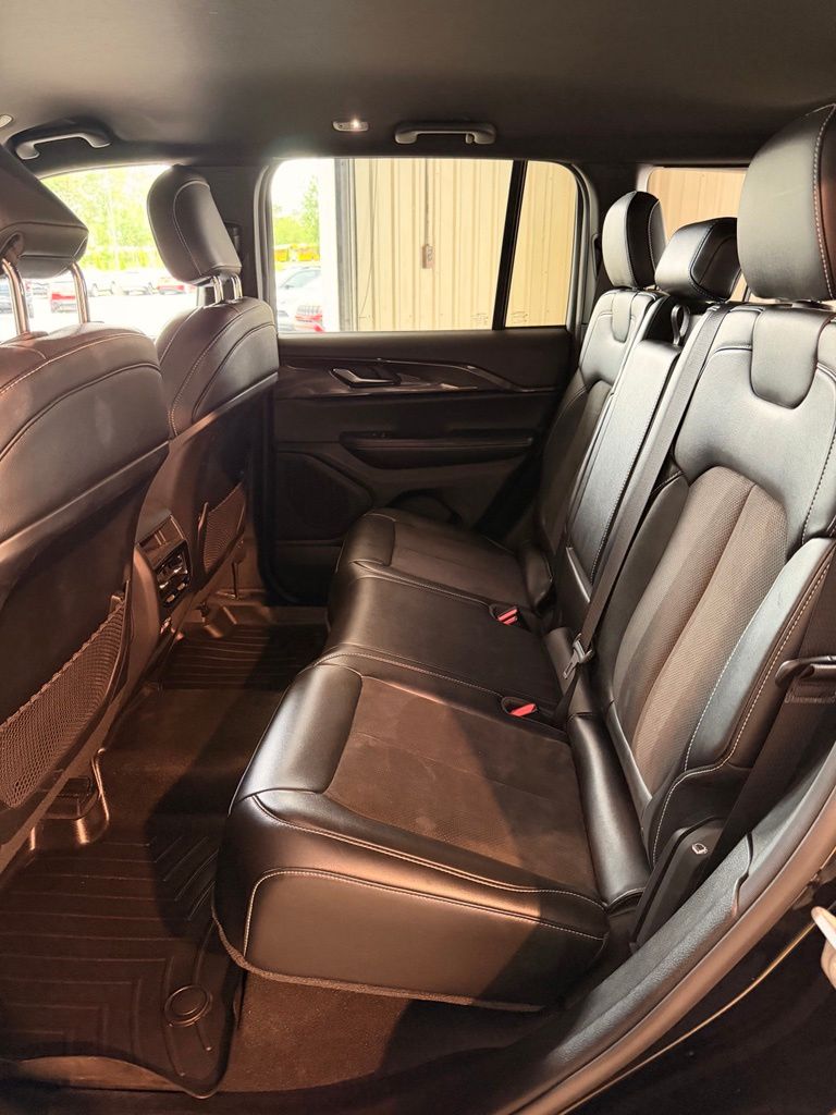 2023 Jeep Grand Cherokee Altitude - Photo 17