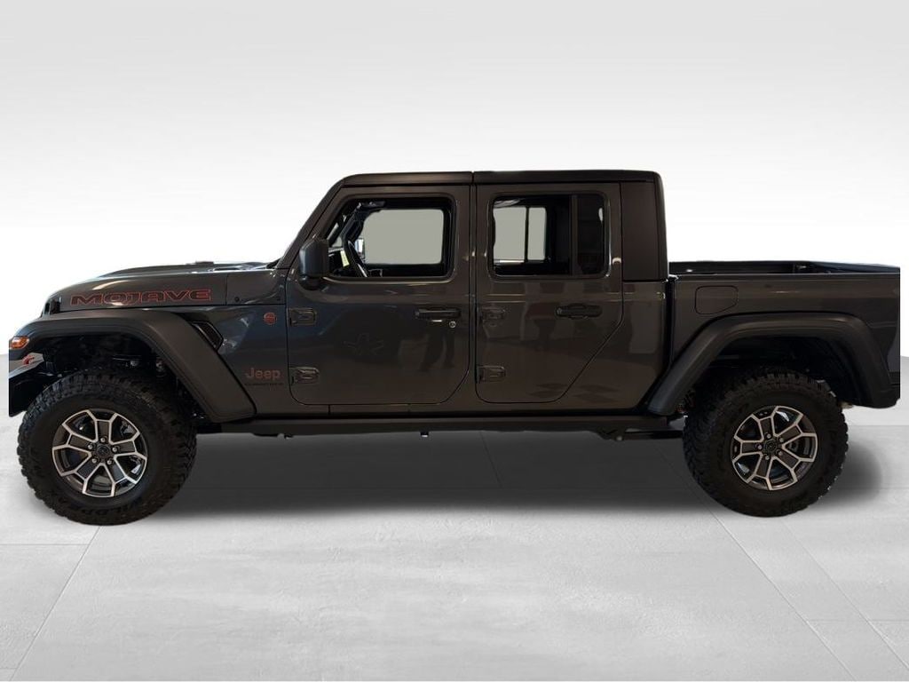 New 2025 Jeep Gladiator MOJAVE 4X4 Pickup