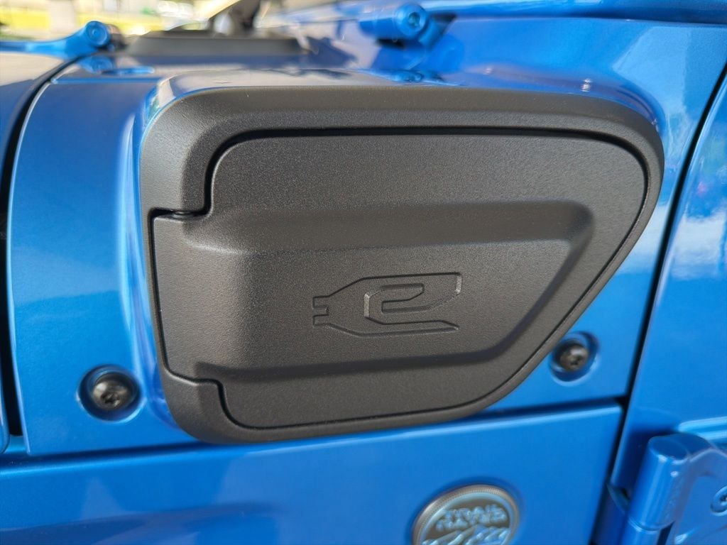 2023 Jeep Wrangler 4xe Willys 4XE - Photo 11