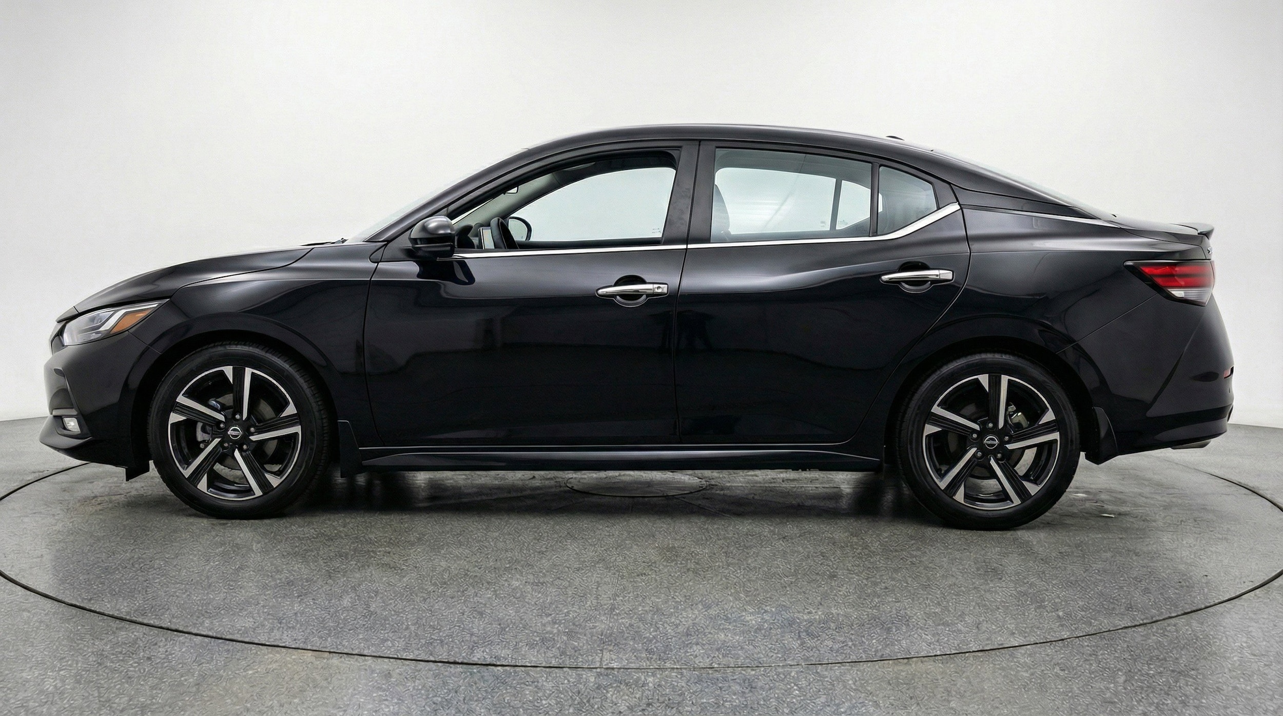 Thumbnail: 2025 Nissan Sentra - 5