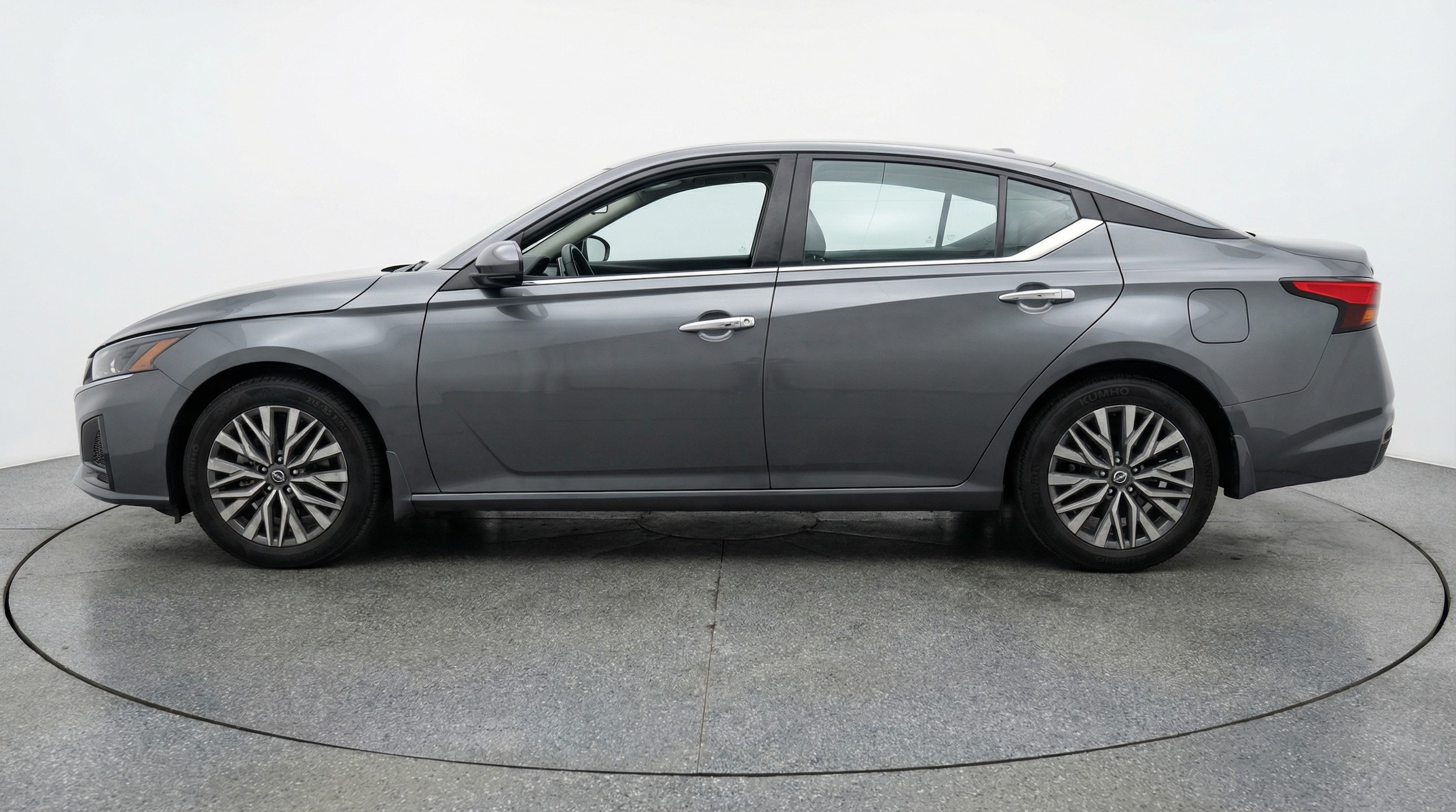 Thumbnail: 2025 Nissan Altima - 4