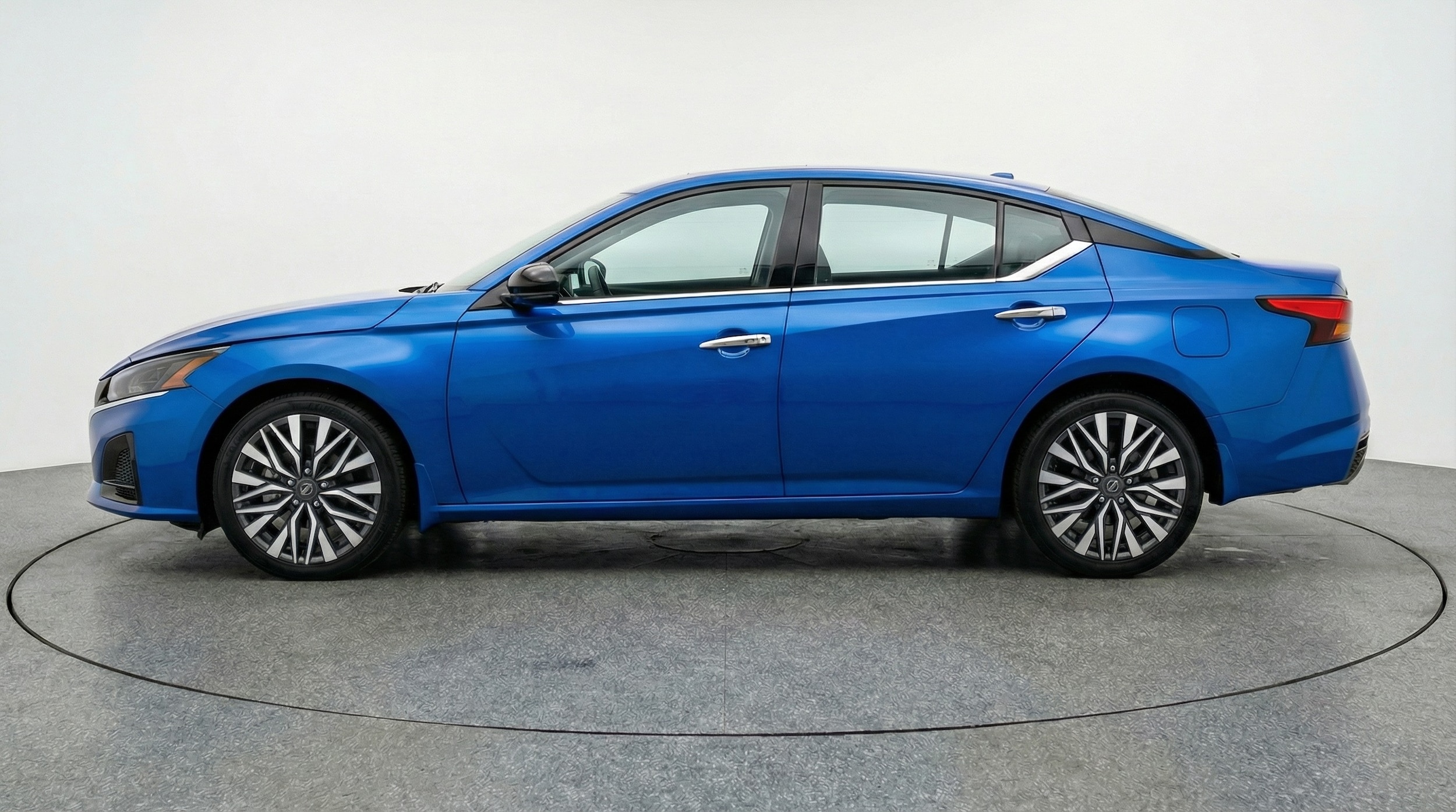 Thumbnail: 2025 Nissan Altima - 4