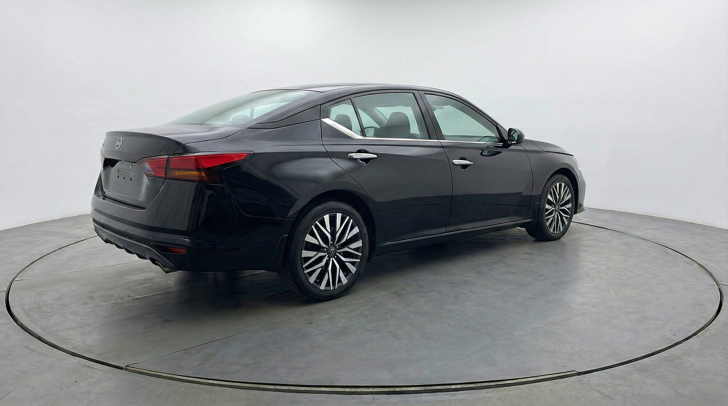 Thumbnail: 2025 Nissan Altima - 9