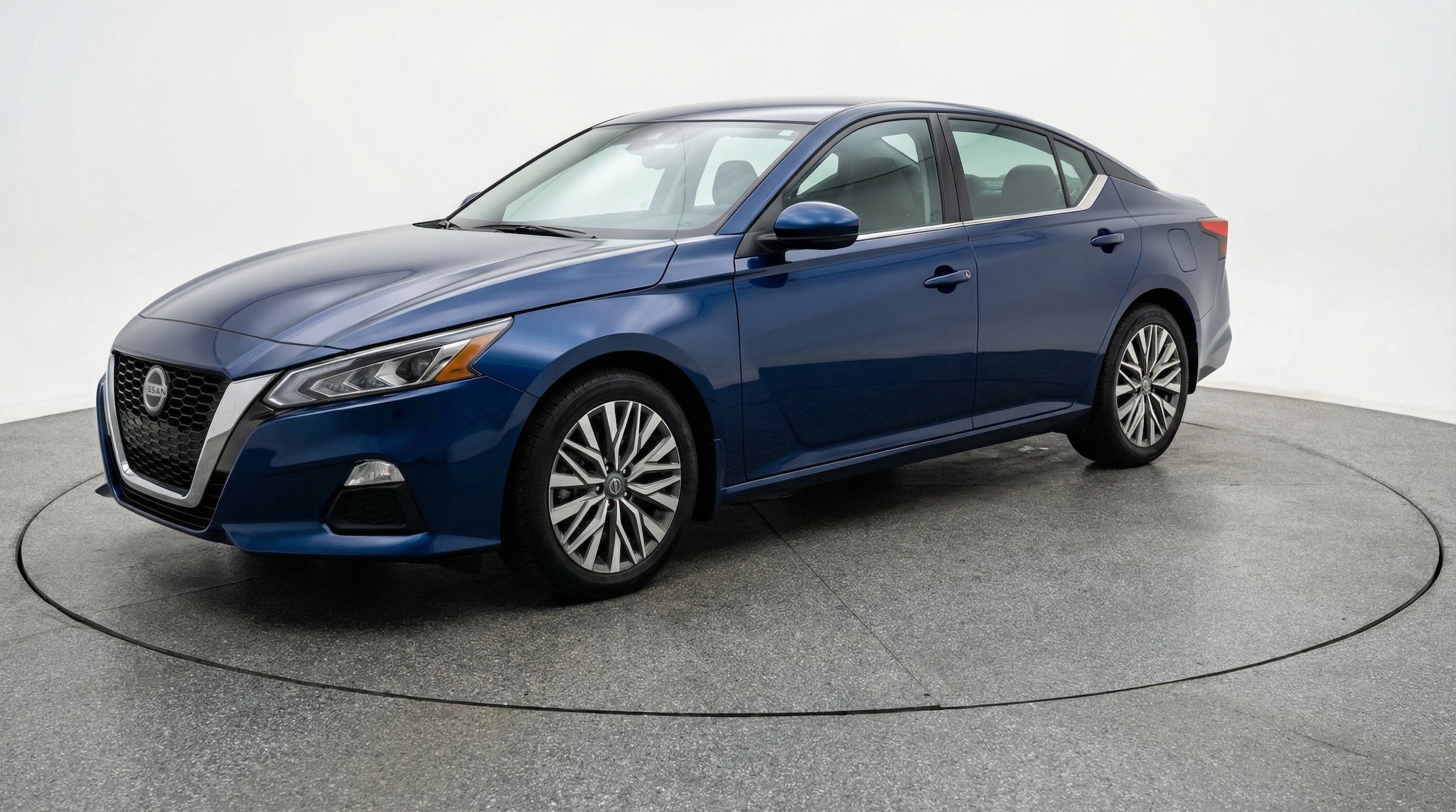 Thumbnail: 2025 Nissan Altima - 3