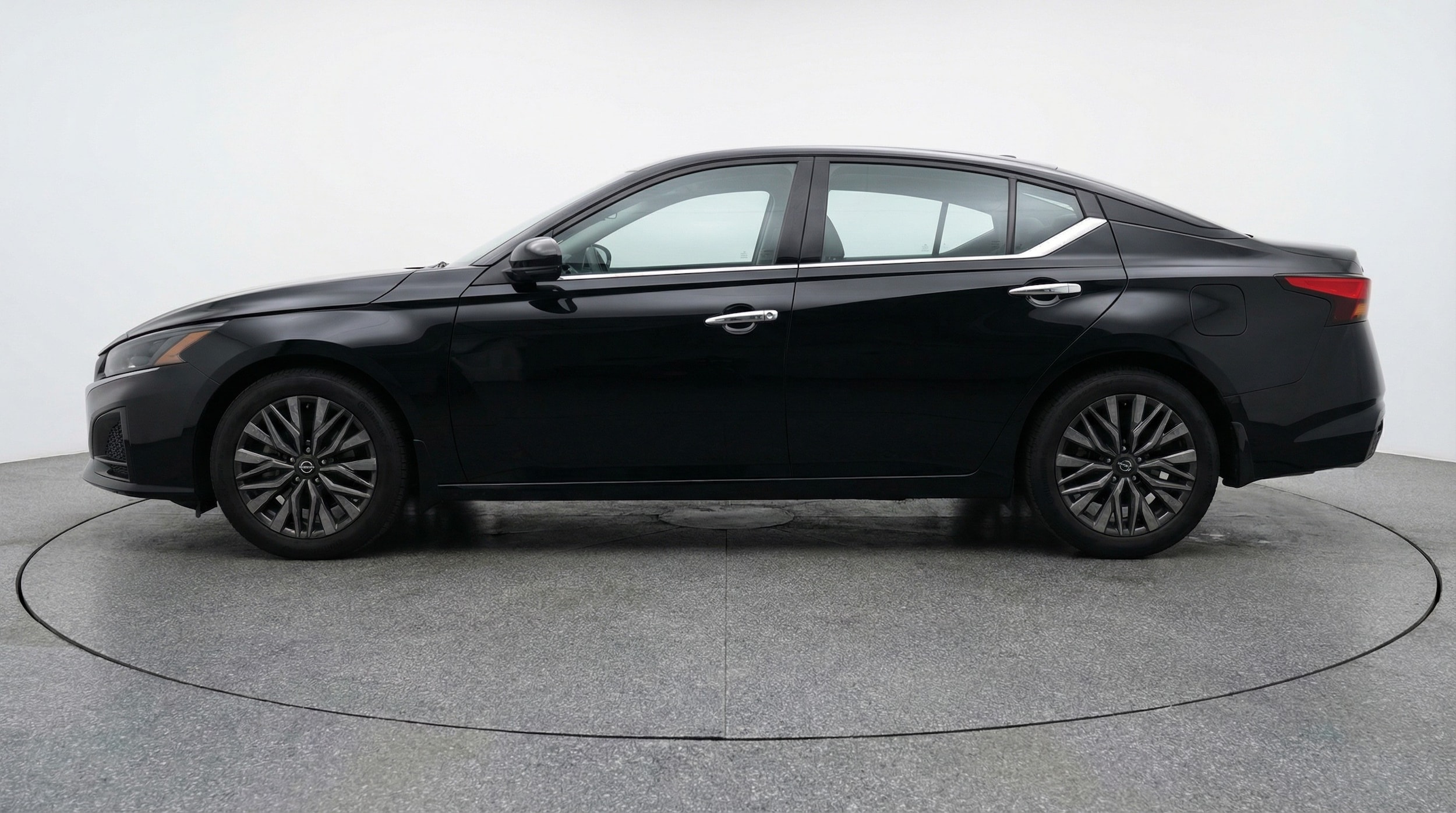 Thumbnail: 2025 Nissan Altima - 4