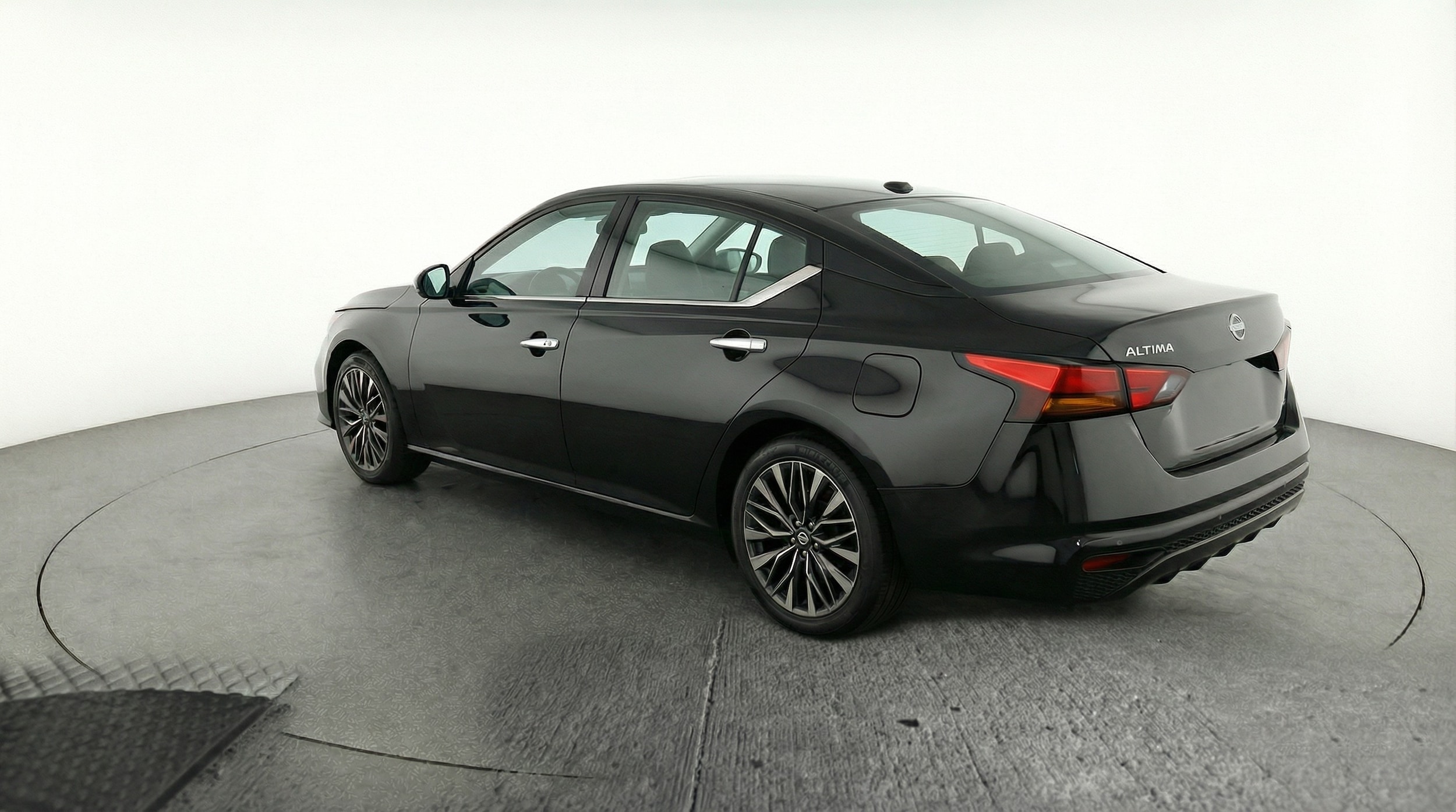 Thumbnail: 2025 Nissan Altima - 5