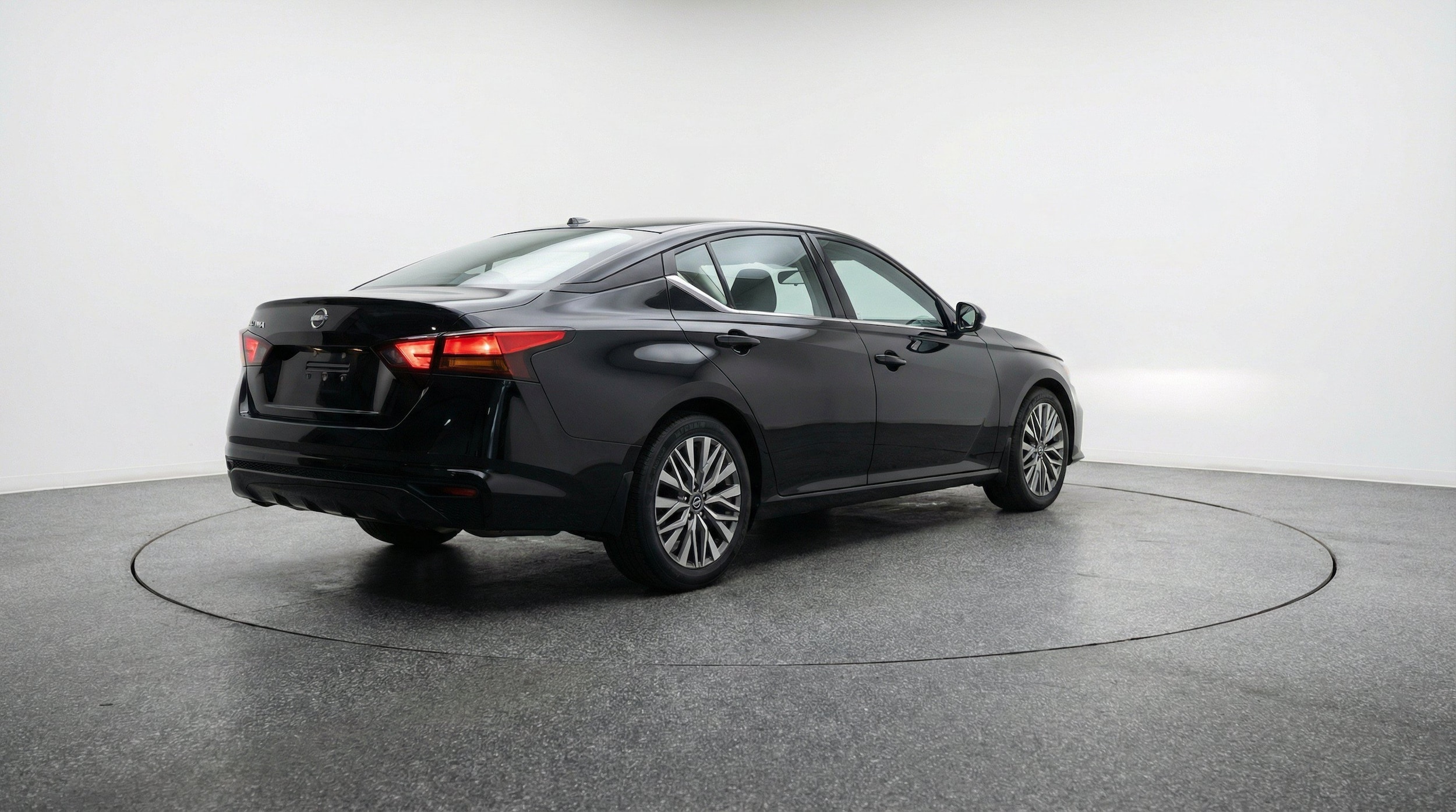 Thumbnail: 2025 Nissan Altima - 9