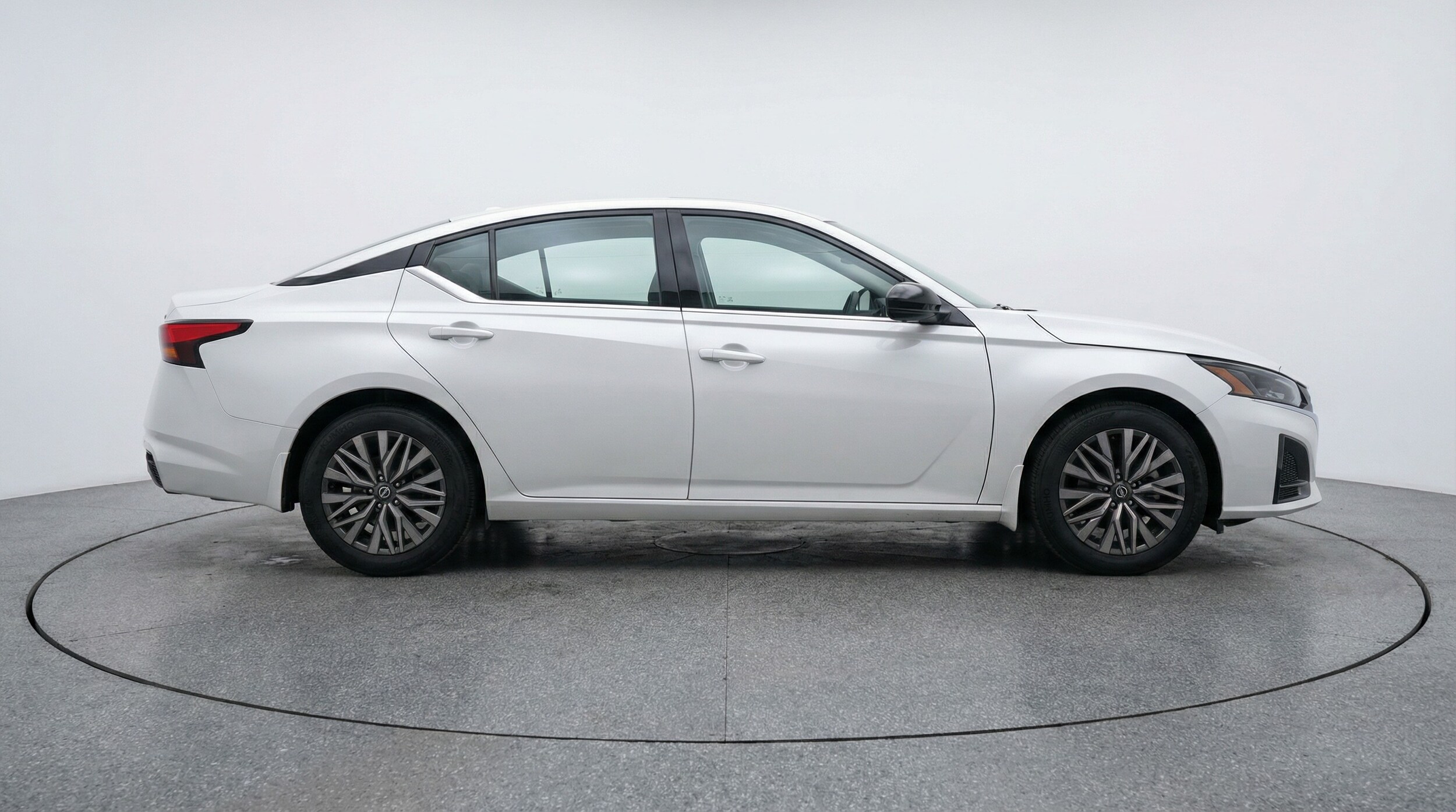 Thumbnail: 2025 Nissan Altima - 8