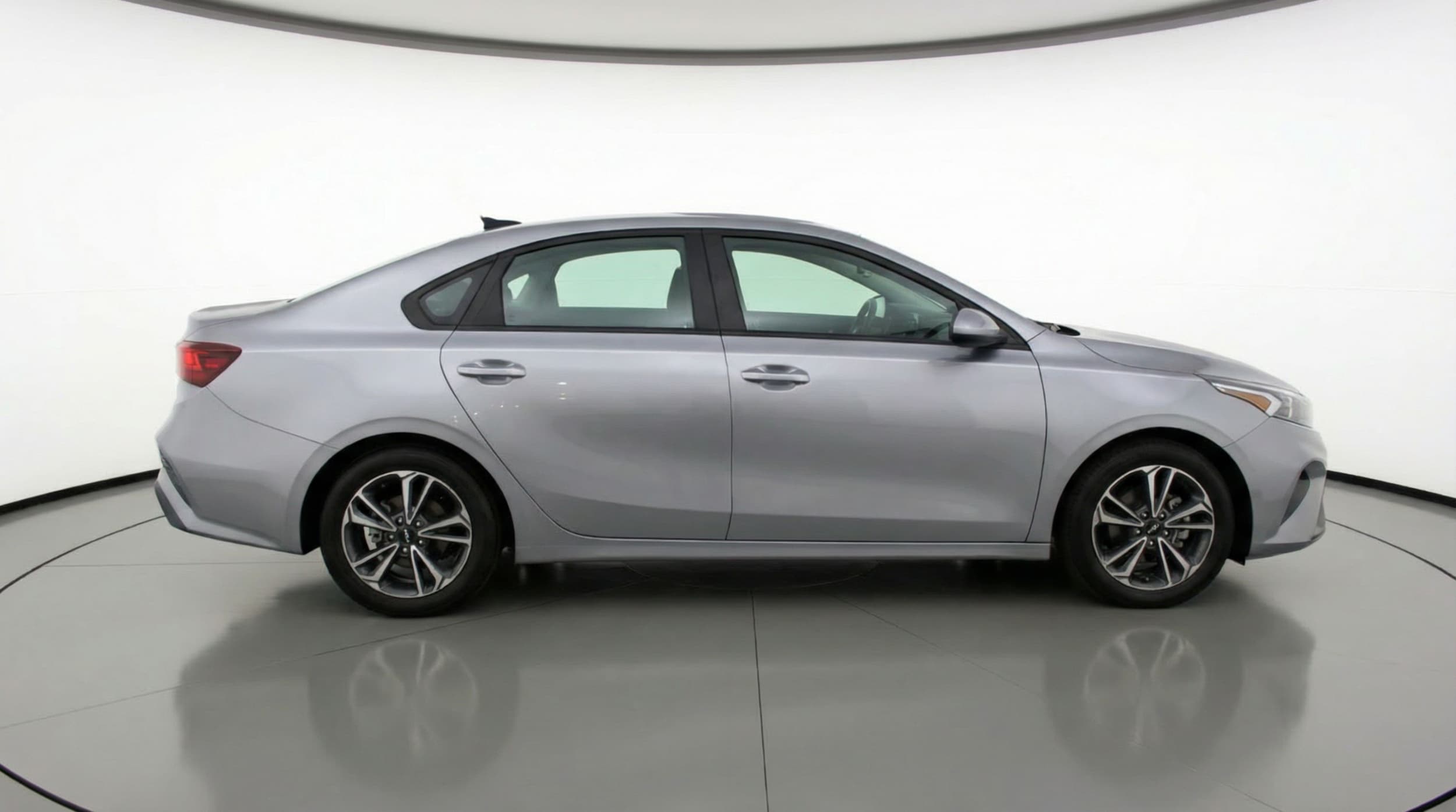 Thumbnail: 2024 Kia Forte - 8