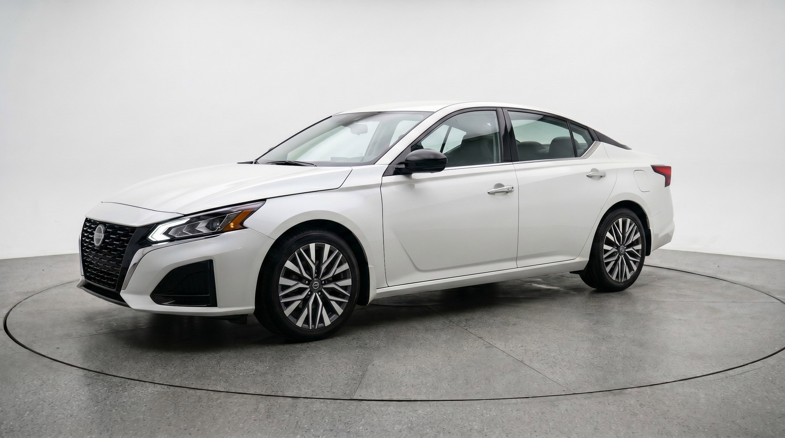 Thumbnail: 2025 Nissan Altima - 3