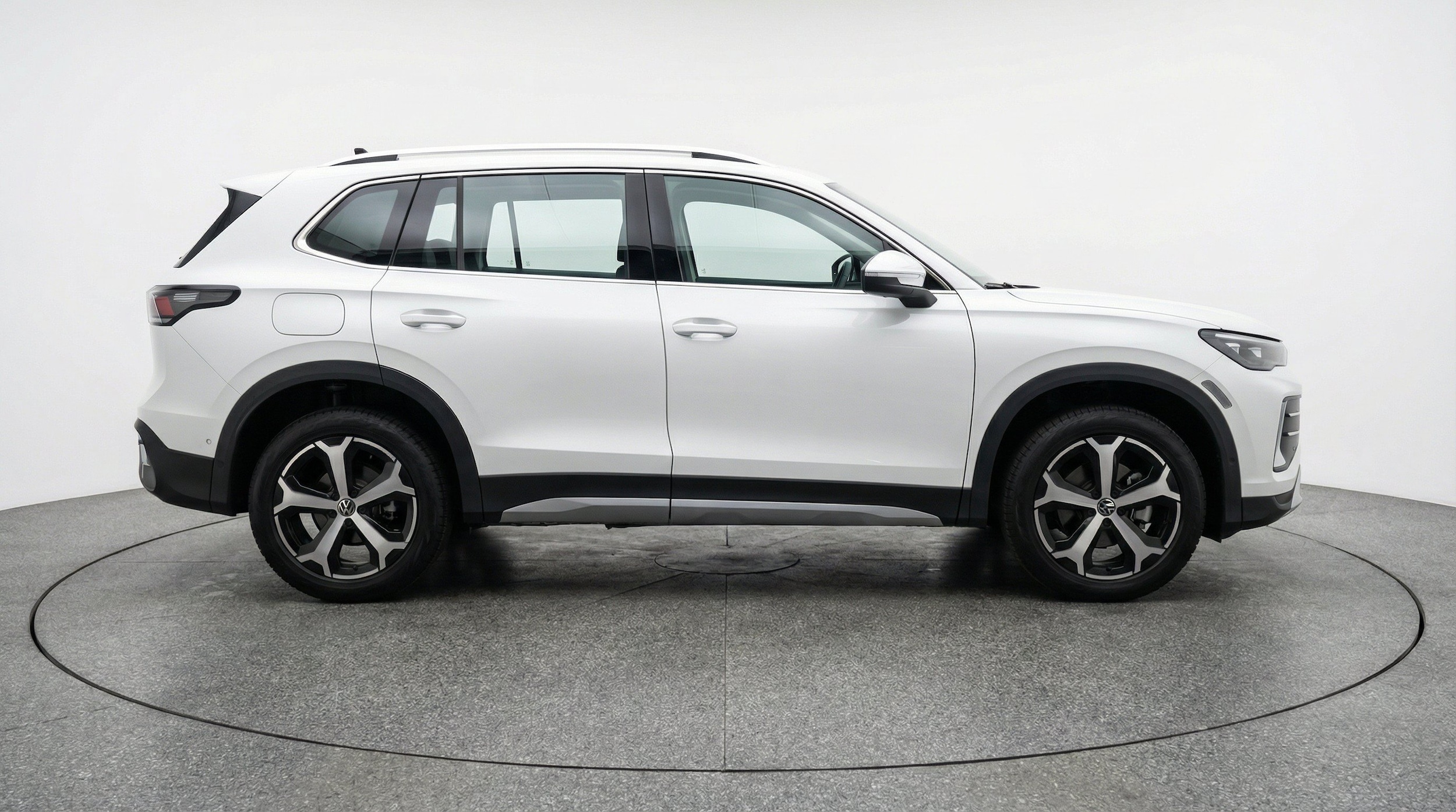 Thumbnail: 2026 Volkswagen Tiguan - 10