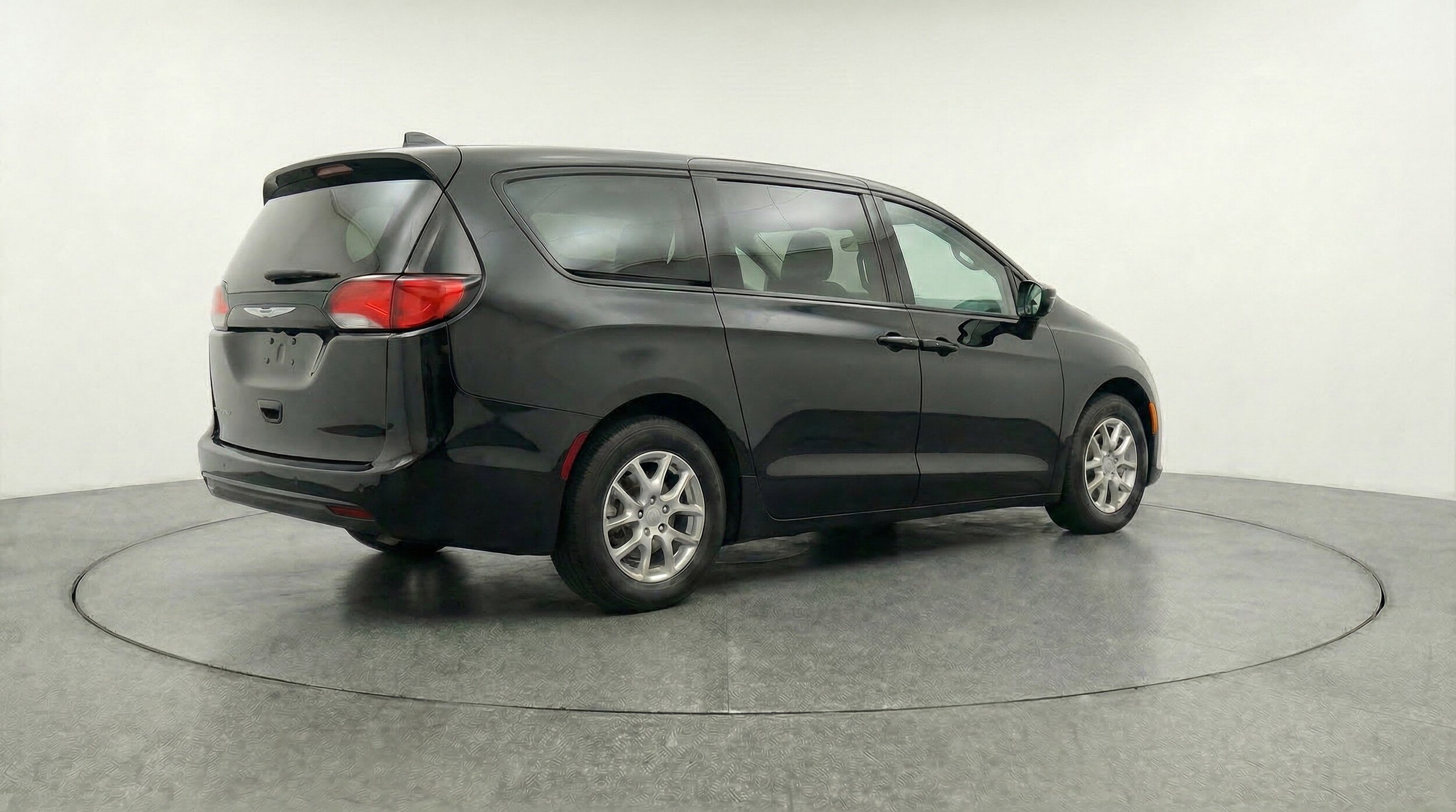 Thumbnail: 2024 Chrysler Voyager - 9