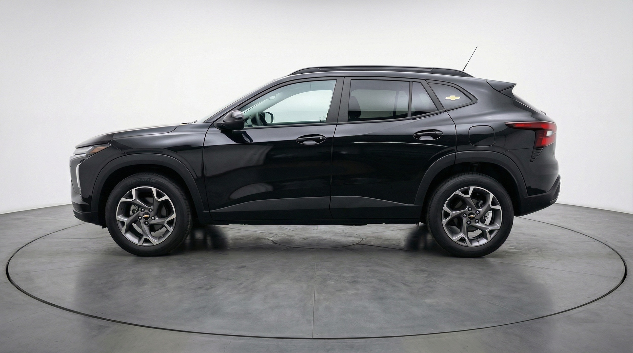 Thumbnail: 2025 Chevrolet Trax - 4