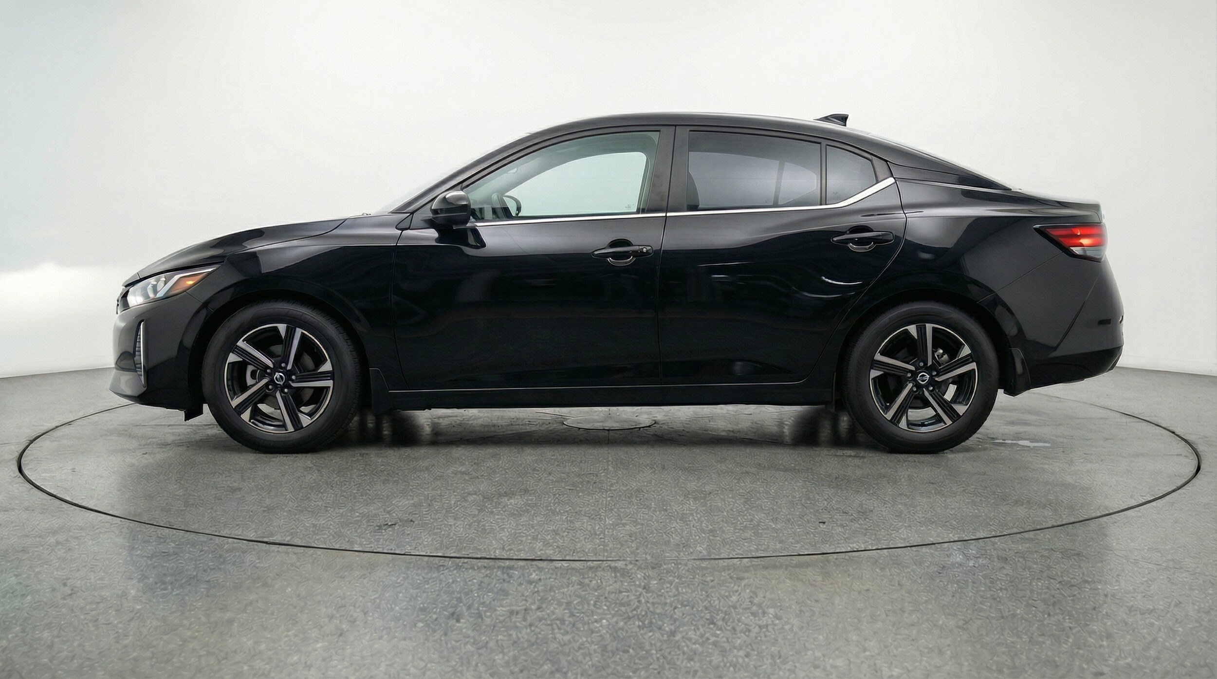 Thumbnail: 2025 Nissan Sentra - 4