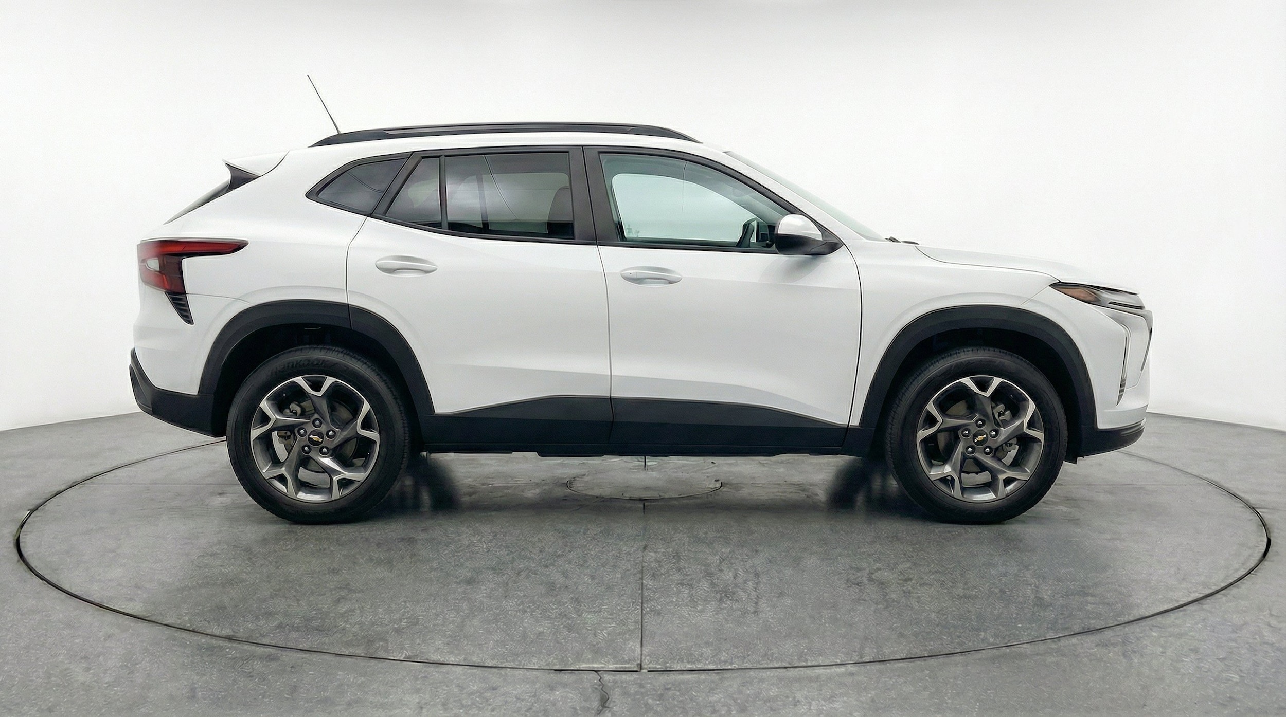 Thumbnail: 2025 Chevrolet Trax - 11