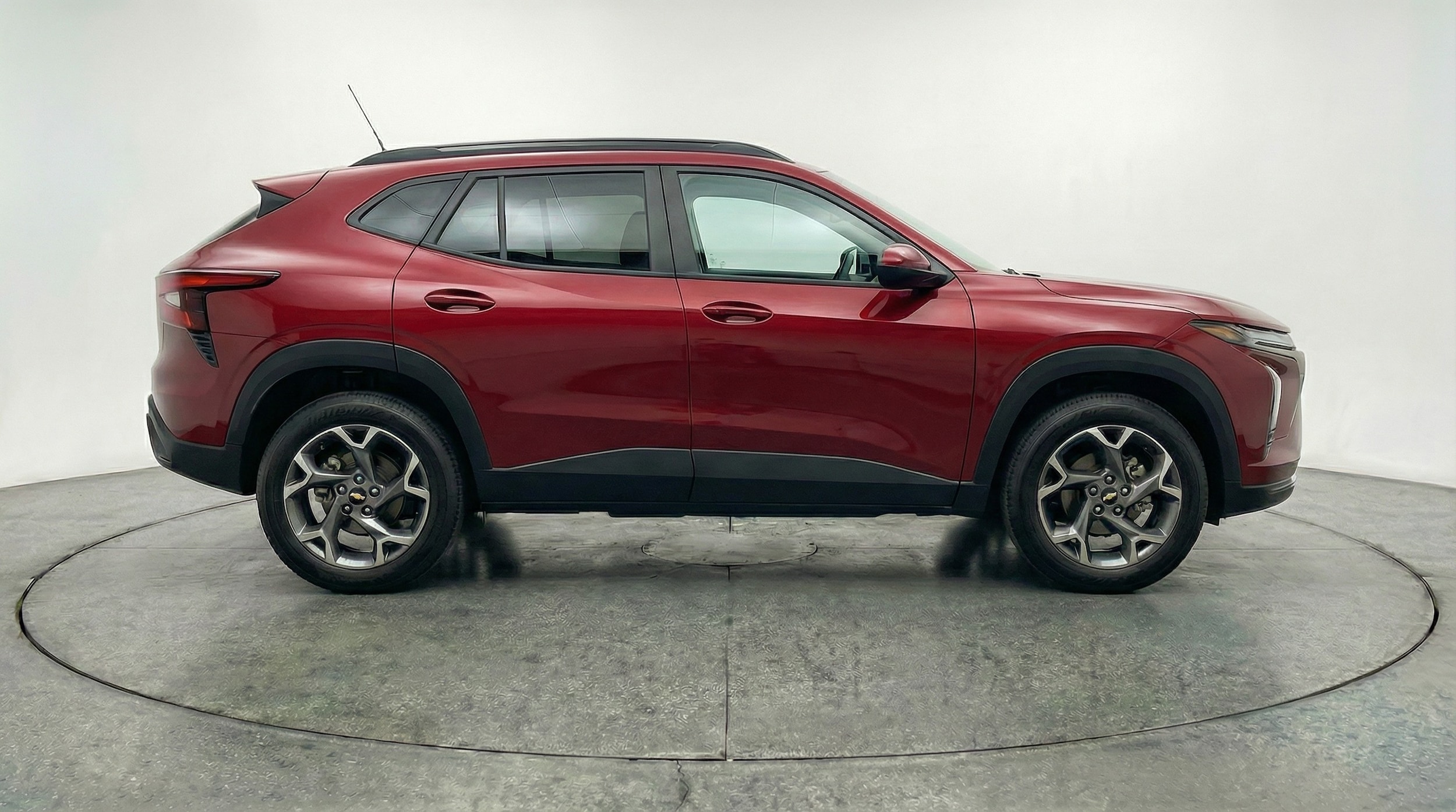 Thumbnail: 2025 Chevrolet Trax - 8