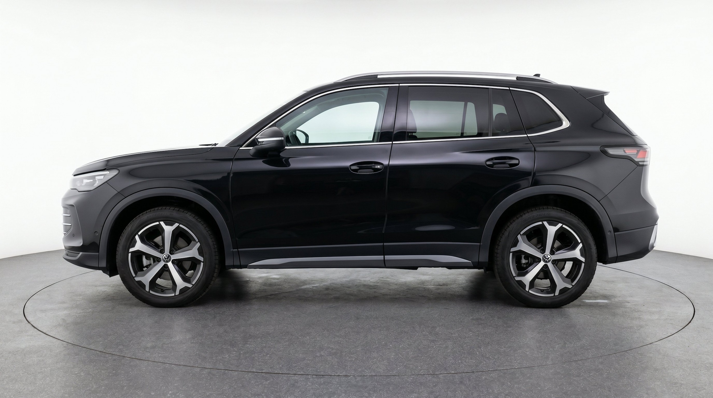 Thumbnail: 2026 Volkswagen Tiguan - 5